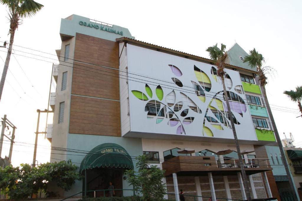 Grand Kalimas Hotel Surabaya Exterior photo