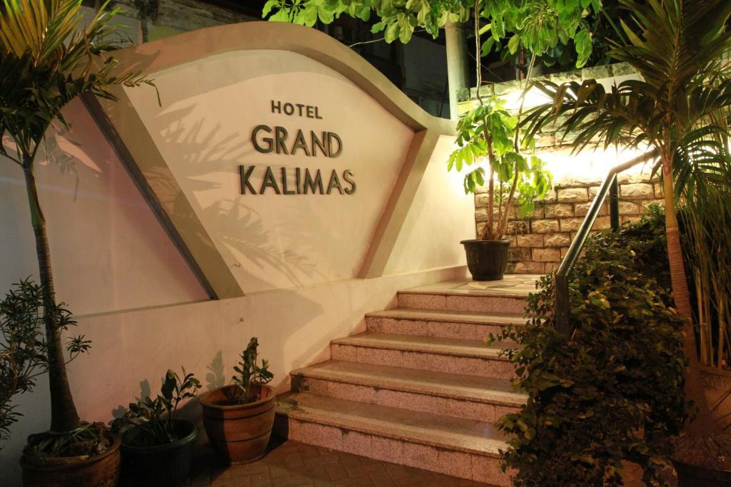 Grand Kalimas Hotel Surabaya Exterior photo